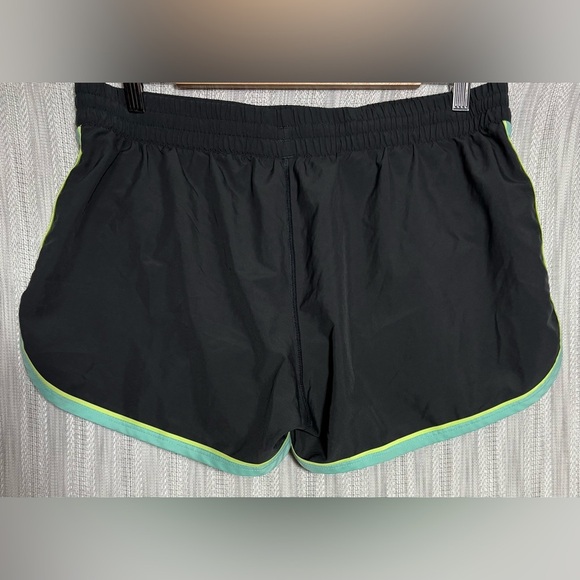Under Armour size L Charcoal Athletic Shorts with Green Trim - Picture 3 of 3